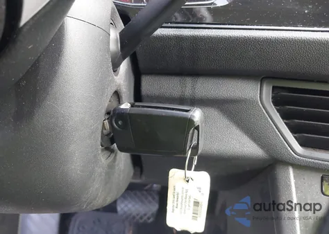 2019 Volkswagen Jetta 1.4T R-Line/1.4T S/1.4T Se z USA, uszkodzony, nr VIN 3VWC57BU0KM029034